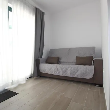 Apartman Apartamento Barbara Playa Roca *