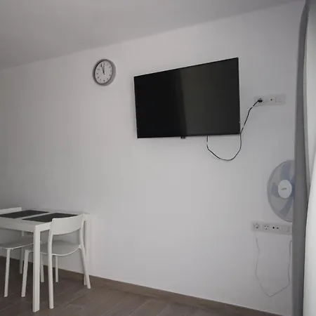 Apartamento Barbara Playa Roca Apartman