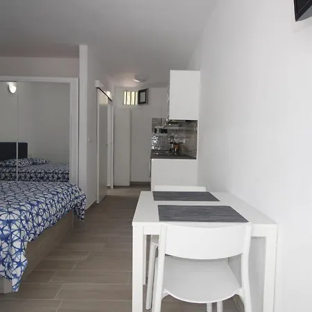 Apartamento Barbara Playa Roca Apartment